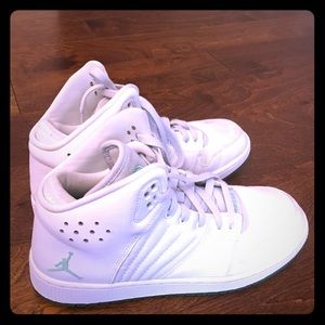Air Jordan’s women sneakers gently used